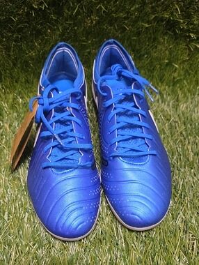 Nike Tiempo Legend 10 Elite   Size 9